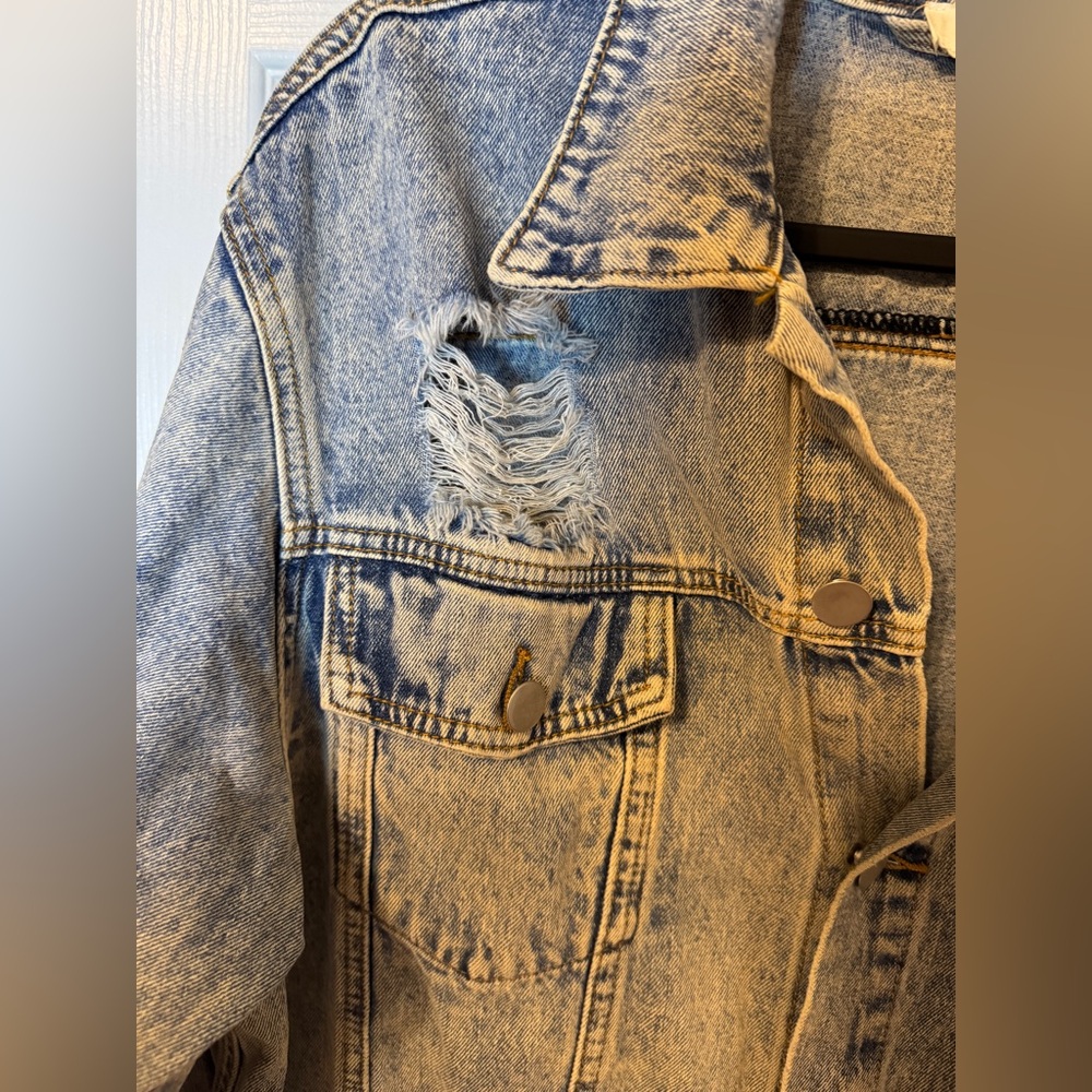 Umgee Distressed Denim Blue Jean Jacket Size: L - Picture 3 of 14